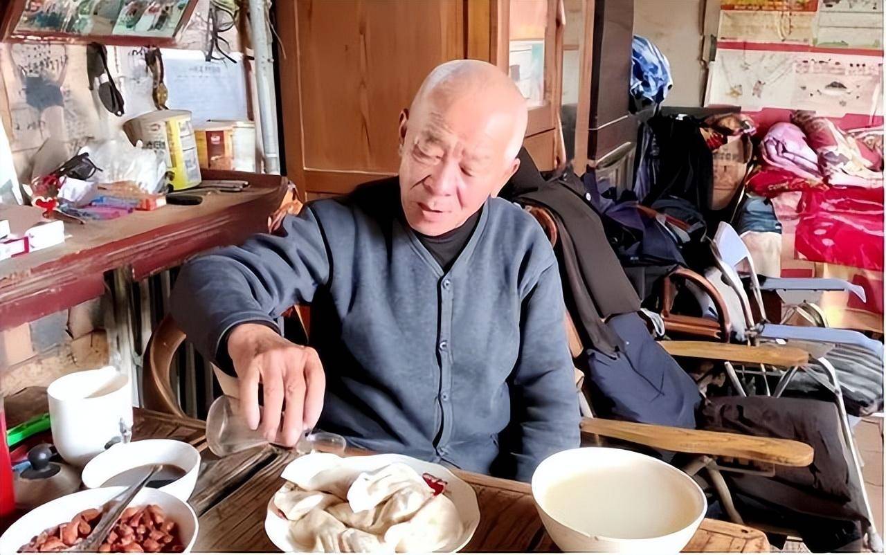 请勿乱碰苹果版:超过50岁的男人，请勿乱喝酒，要谨记“这3点”，趁早知道益处多