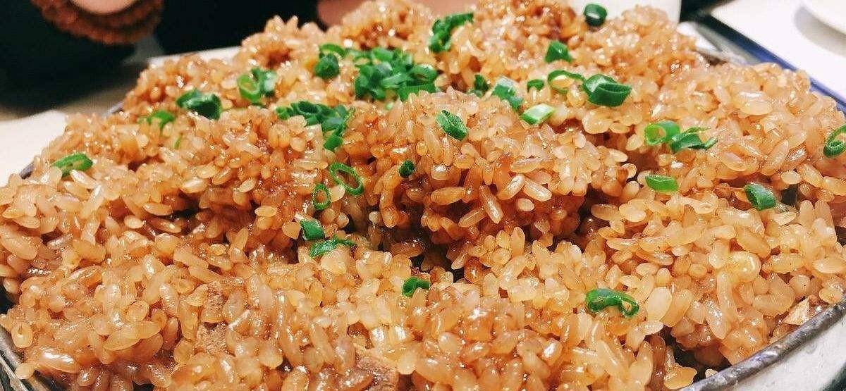 小苹果版小粽子:「懒人必备」家庭版糯米蒸排骨，电饭煲就能做，好吃又饱腹