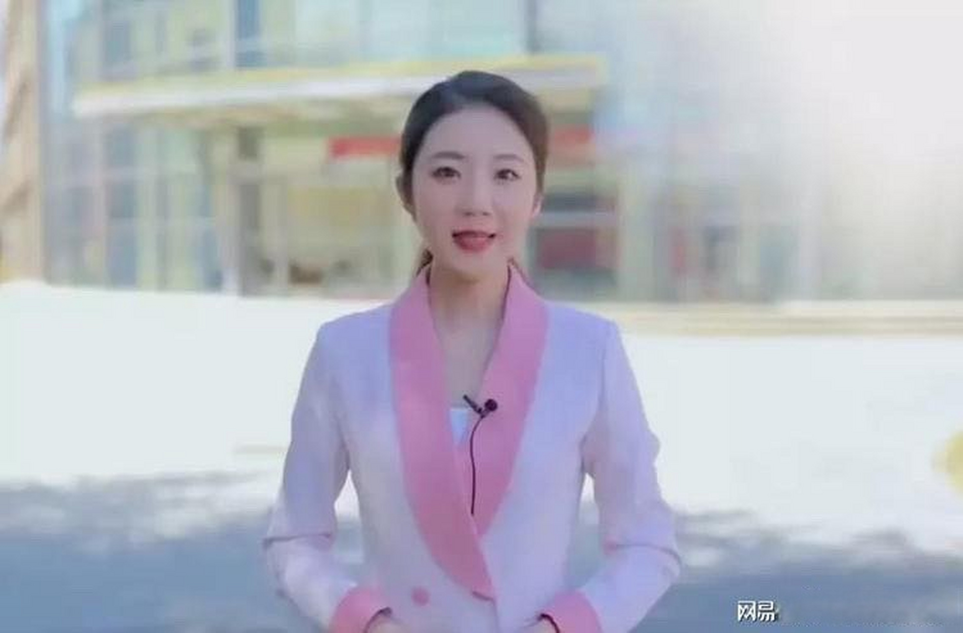 仿照网易新闻客户端的效果的简单介绍